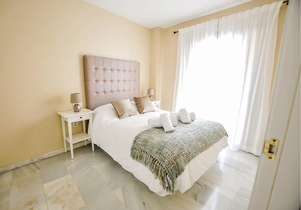 Acogedor Apartamento Junto A Calle Larios By Renthas Apartment Malaga