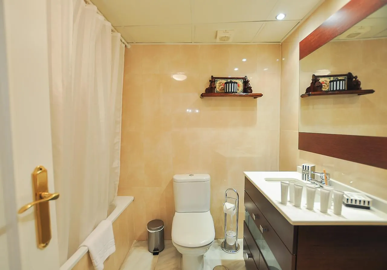 Acogedor Apartamento Junto A Calle Larios By Renthas Apartment Malaga Spain