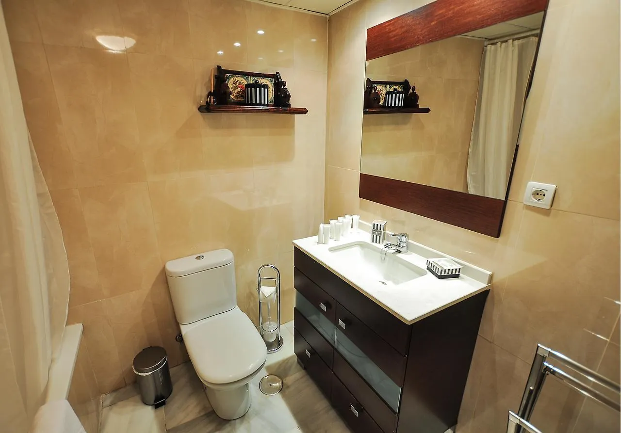 Acogedor Apartamento Junto A Calle Larios By Renthas Apartment Malaga 0*,  Spain