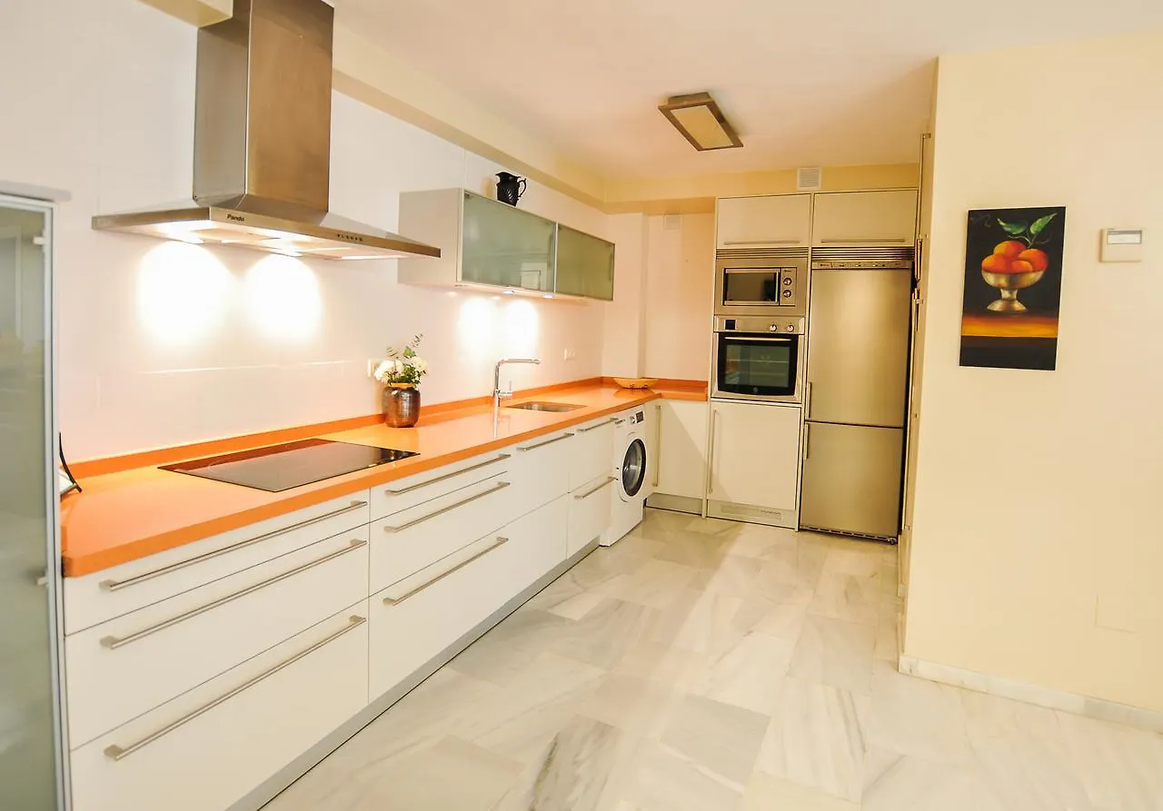 Acogedor Apartamento Junto A Calle Larios By Renthas Apartment Malaga