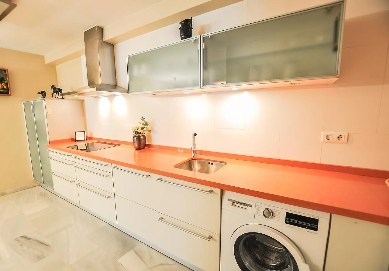 Acogedor Apartamento Junto A Calle Larios By Renthas Apartment Malaga